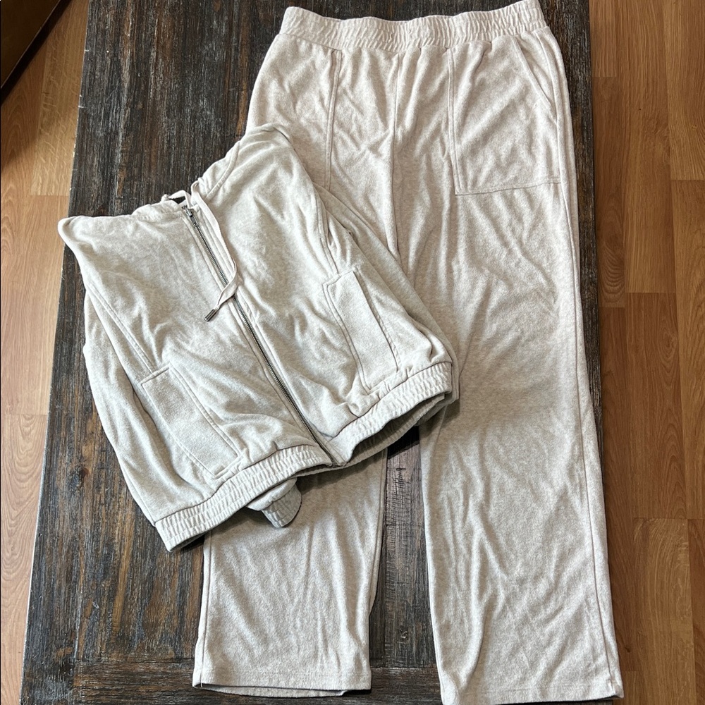 BearPaw Neutral Tan Jogger Set